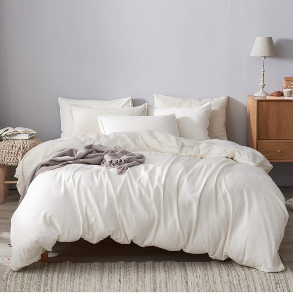 Cream/pale yellow king duvet cover